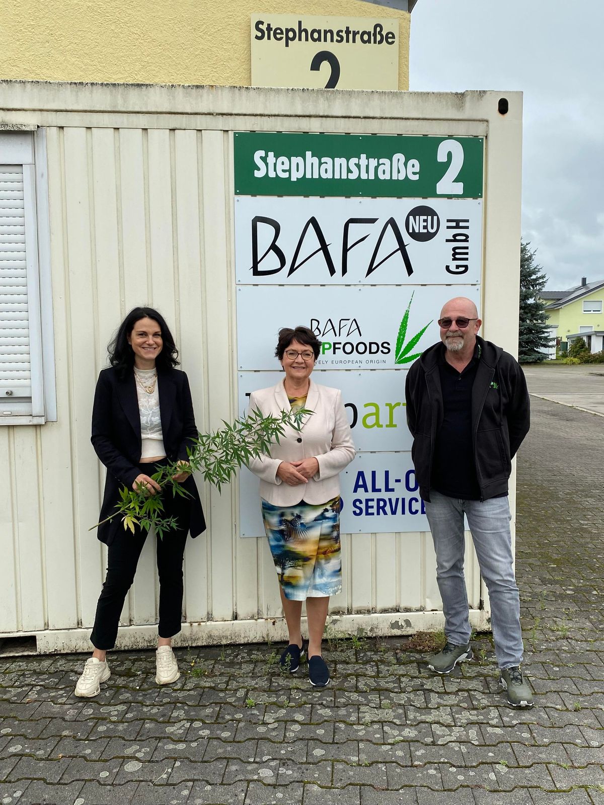 Denkmalpolitische Sprecherin Barbara Saebel MdL besucht Hersteller für